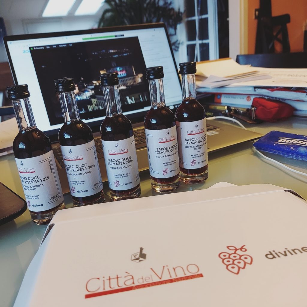 Si tratta dunque di una modalità molto interessante che permette di “viaggiare” anche molto a distanza, con una spesa molto contenuta. Ovvio, manca l'aspetto emozionale ed esperienziale del viaggio; l'aspetto sociale della convivialità. Però le occasioni si moltiplicano e le spese diminuiscono. Hai modo di assaggiare in tranquillità. Con amici.
Una modalità da mantenere anche nel futuro, covid o non covid.